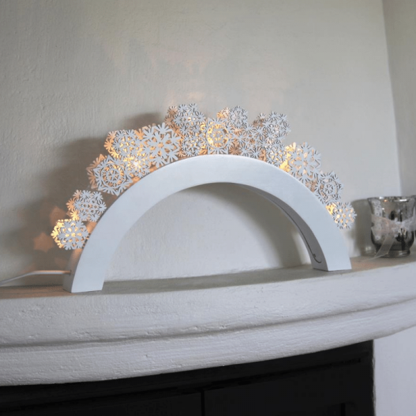 LED Leuchtbogen Schneeflocken - 5 warmweiße LED - L: 41cm, H: 22cm - Holz - Schalter - weiß