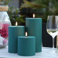 Vorschau: LED Stumpenkerze MIA - Kunststoff - realistische 3D Flamme - H: 10cm - D: 10cm - Außen - dunkelgrün Vorschau: LED Stumpenkerze MIA - Kunststoff - realistische 3D Flamme - H: 10cm - D: 10cm - Außen - dunkelgrün