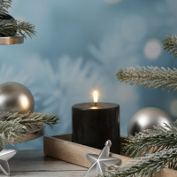 LED Stumpenkerze MIA - Echtwachs - realistische 3D Flamme - H: 10cm - D: 10cm - schwarz LED Stumpenkerze MIA - Echtwachs - realistische 3D Flamme - H: 10cm - D: 10cm - schwarz