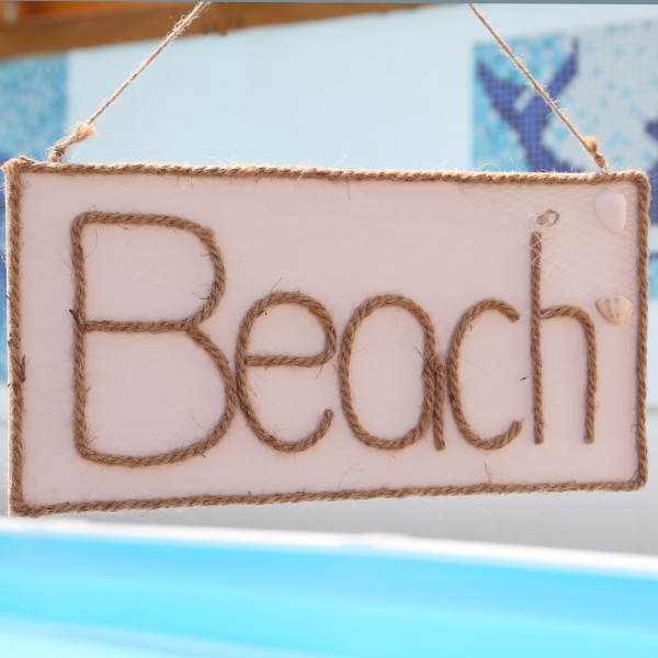 Wandschild BEACH - Holzschild - Wanddeko - Schriftzug aus Juteseil - Seilhalterung - H: 20cm