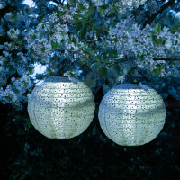 Vorschau: LED Solar Lampions - mit Blumenmuster - warmweiße LED - D: 25cm - Lichtsensor - blau - 2 Stück Vorschau: LED Solar Lampions - mit Blumenmuster - warmweiße LED - D: 25cm - Lichtsensor - blau - 2 Stück