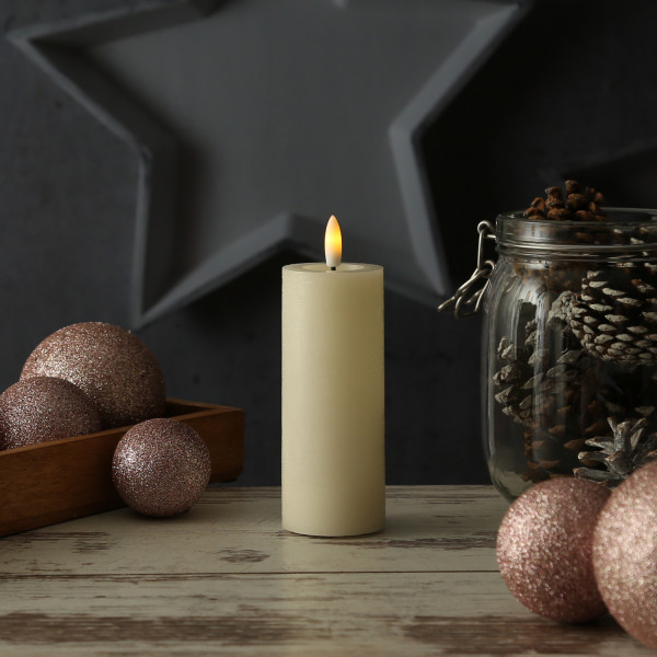 LED Kerze LINA - Rustik-Optik - Echtwachs - H: 12,5cm - D: 5cm - Batterie - Timer - creme