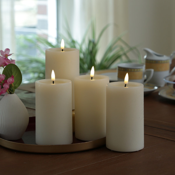 LED Kerzenset UNIQUE - Rustik-Optik - H: 12,5cm - mit Batterien und Fernbedienung - creme - 4er Set