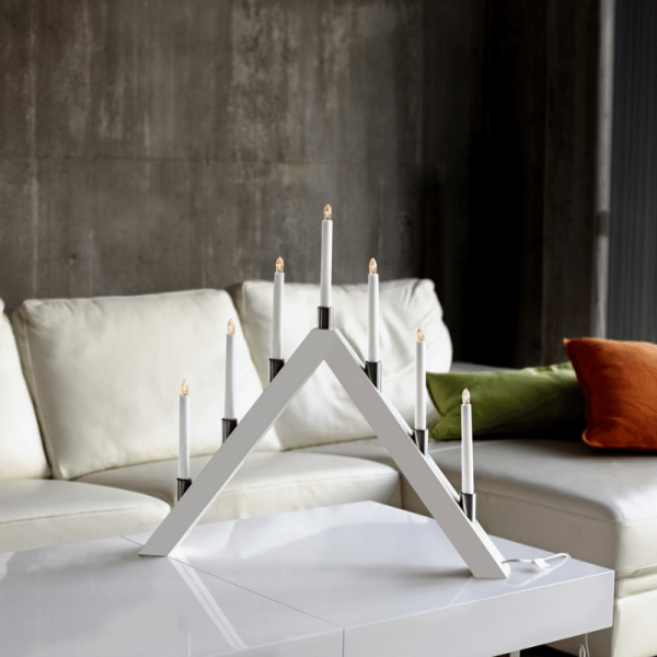 Fensterleuchter TALL - 7 warmweiße Glühlampen - L: 66cm, H: 63cm - Holz - Schalter - Weiß