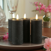 Vorschau: LED Kerzenset LINA - Rustik-Optik - Echtwachs - H: 12,5cm - D: 5cm - Timer - grau - 4er Set Vorschau: LED Kerzenset LINA - Rustik-Optik - Echtwachs - H: 12,5cm - D: 5cm - Timer - grau - 4er Set
