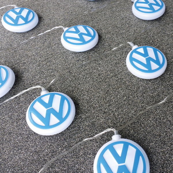 LED Lichterkette VW LOGO - 3m - Batterie - 20 blau/weiße Embleme - Die echte Fankette
