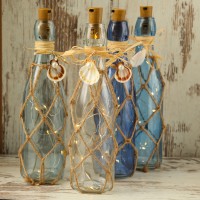 Vorschau: LED Dekoflasche MARITIM mit Juteseil und LED Drahtlichterkette - H: 28cm - hellblau Vorschau: LED Dekoflasche MARITIM mit Juteseil und LED Drahtlichterkette - H: 28cm - hellblau