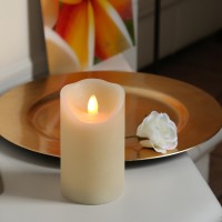 Vorschau: LED Kerze GLOW - Echtwachs - warmweiß glimmende Flamme - H: 12,5cm, D: 7,5cm - Timer - creme Vorschau: LED Kerze GLOW - Echtwachs - warmweiß glimmende Flamme - H: 12,5cm, D: 7,5cm - Timer - creme