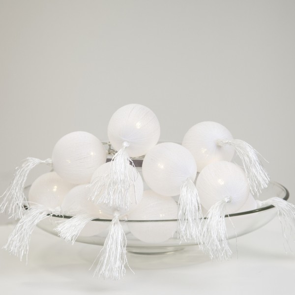 B-Ware LED Ball Lichterkette TASSEL - 10 beleuchtete Bälle - L: 1,35m - Batterie - Timer - weiß