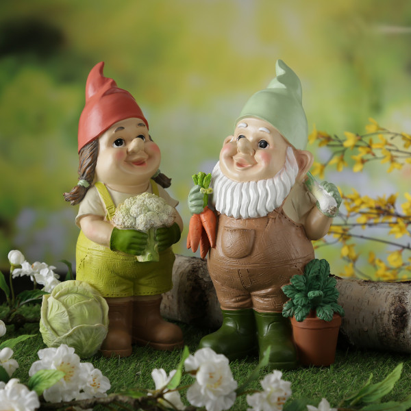 Gartenzwerg BERT - Zwerg mit Gemüse - Gartenfigur - Polyresin - H: 29cm - bunt