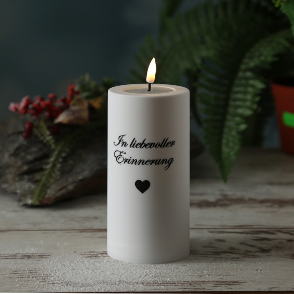 LED Grabkerze MIA - mit Schrift - Grablicht - 3D Flamme - H: 15cm - D: 7,5cm - weiß - für Außen