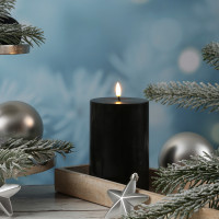 Vorschau: LED Stumpenkerze MIA - Echtwachs - realistische 3D Flamme - H: 15cm - D: 10cm - schwarz Vorschau: LED Stumpenkerze MIA - Echtwachs - realistische 3D Flamme - H: 15cm - D: 10cm - schwarz