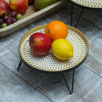 Vorschau: Tablett - Dekotablett - mit 3 Füßen - Metall - H: 12cm - D: 23,5cm - gold, schwarz Vorschau: Tablett - Dekotablett - mit 3 Füßen - Metall - H: 12cm - D: 23,5cm - gold, schwarz