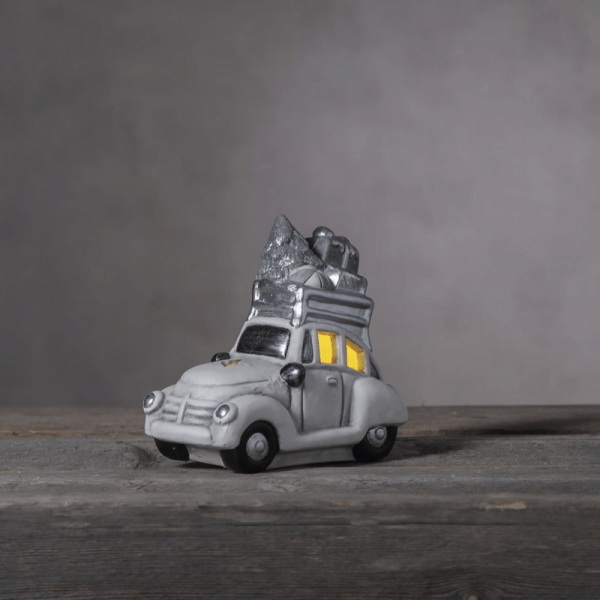 LED Keramik Figur "Friends" - weiß/silbernes Auto - 1 warmweiße LED - H: 15cm - Batteriebetrieb