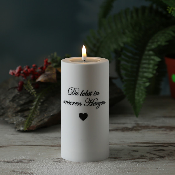 LED Grabkerze MIA - mit Schrift - Grablicht - 3D Flamme - H: 15cm - D: 7,5cm - weiß - für Außen