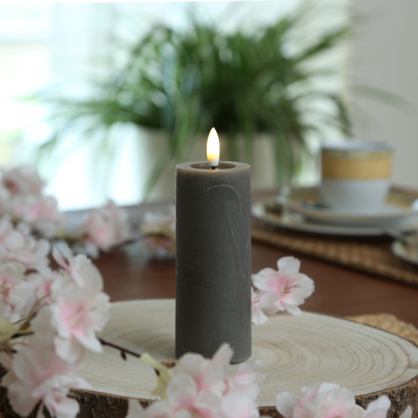 LED Kerze LINA - Rustik-Optik - Echtwachs - H: 12,5cm - D: 5cm - Batterie - Timer - grau