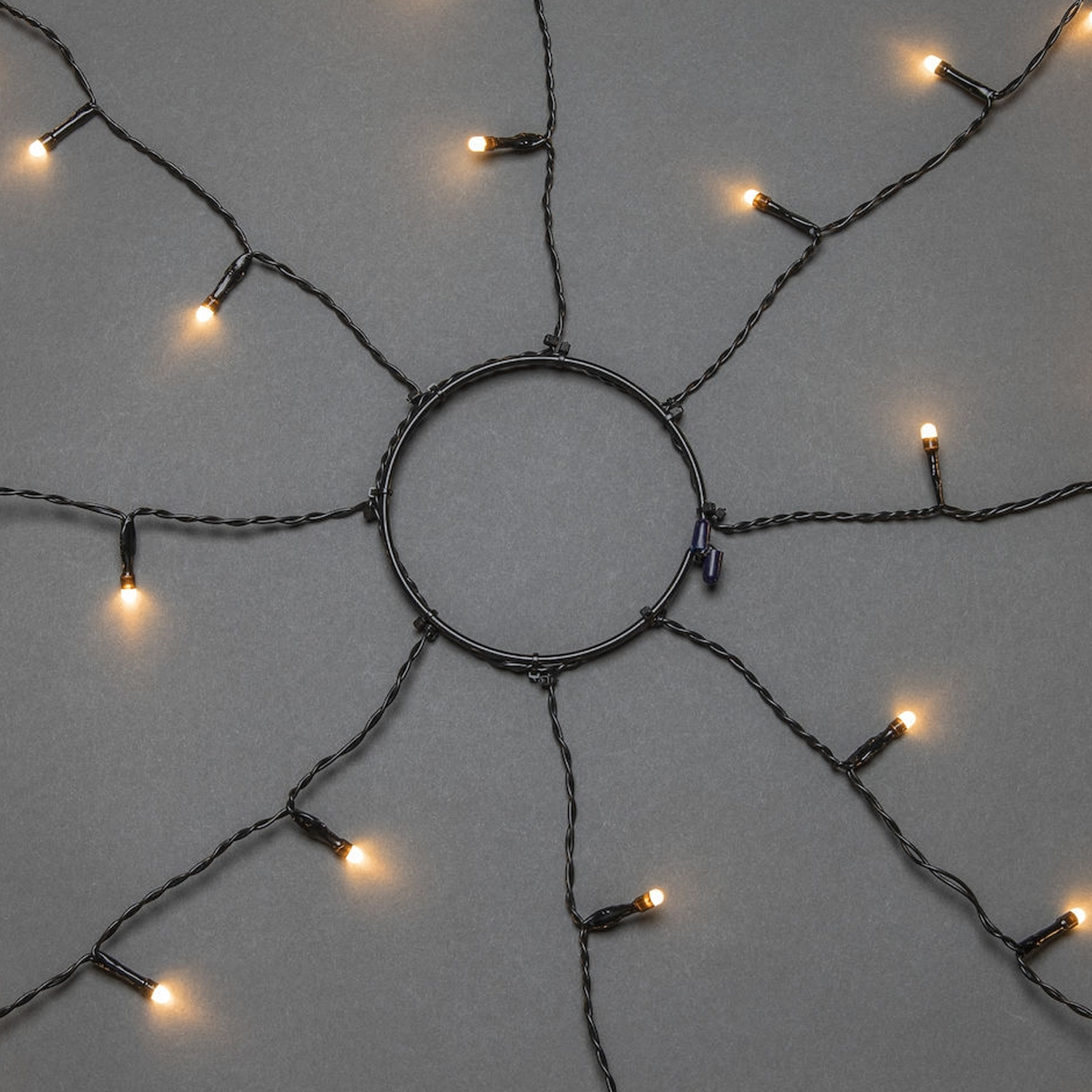 LED Baummantel Lichterkette mit 8 Strängen ‚Crispy Ice White', outdoor