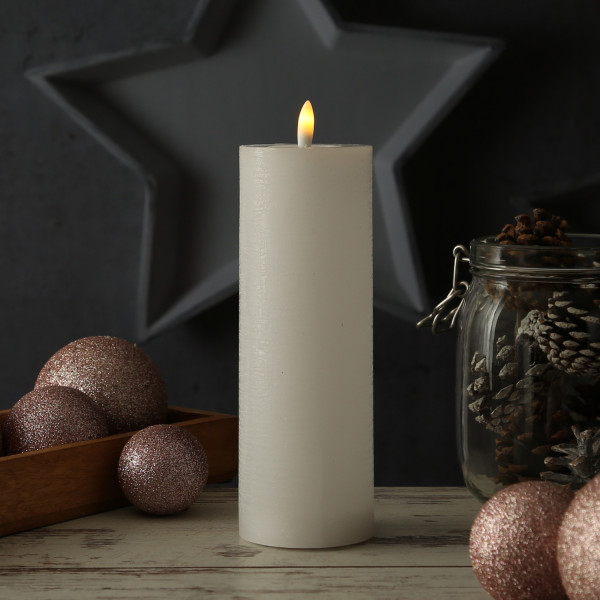 LED Kerze LINA - Rustik-Optik - Echtwachs - 3D Flamme - H: 20cm - D: 7cm - Batterie - Timer - weiß