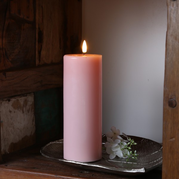 LED Stumpenkerze MIA - Echtwachs - realistische 3D Flamme - H: 20cm - D: 7,5cm - Batterie - rosa