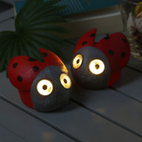 Vorschau: LED Solar Marienkäfer - Gartenfigur - 2 warmweiße LED - H: 7cm - D: 9cm - Lichtsensor Vorschau: LED Solar Marienkäfer - Gartenfigur - 2 warmweiße LED - H: 7cm - D: 9cm - Lichtsensor