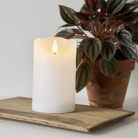 LED Kerze FLAMME - Rustik-Optik - Echtwachs - 3D Flamme - H: 12,5cm - Batterie - Timer - weiß LED Kerze FLAMME - Rustik-Optik - Echtwachs - 3D Flamme - H: 12,5cm - Batterie - Timer - weiß