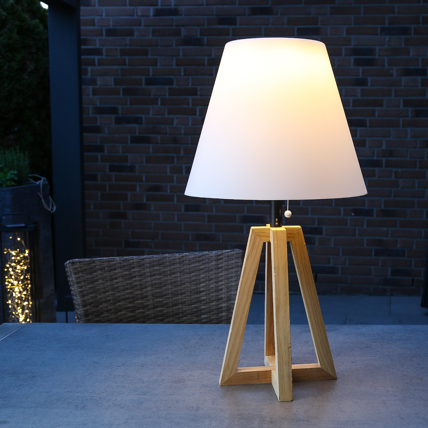 LED Tischleuchte - Holzgestell H: 70cm - LED für ALVA Solar Lichtsensor - Außen warmweiße - -