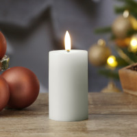 Vorschau: LED Mini Kerze THEA - Echtwachs - 3D Flamme mit Wachsspiegel - D: 5cm - H: 7,5cm - Timer - weiß Vorschau: LED Mini Kerze THEA - Echtwachs - 3D Flamme mit Wachsspiegel - D: 5cm - H: 7,5cm - Timer - weiß