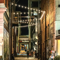 Vorschau: Illu-/Partylichterkette 5m - Außenlichterkette schwarz - Made in Germany - 10 kaltweiße LED Kugellam Vorschau: Illu-/Partylichterkette 5m - Außenlichterkette schwarz - Made in Germany - 10 kaltweiße LED Kugellam