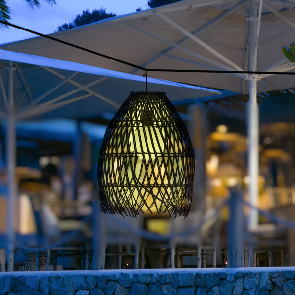 LED Solar Hängeleuchte BOHO - Lampenschirm in Korboptik - warmweiß - H: 36cm - Lichtsensor - schwarz