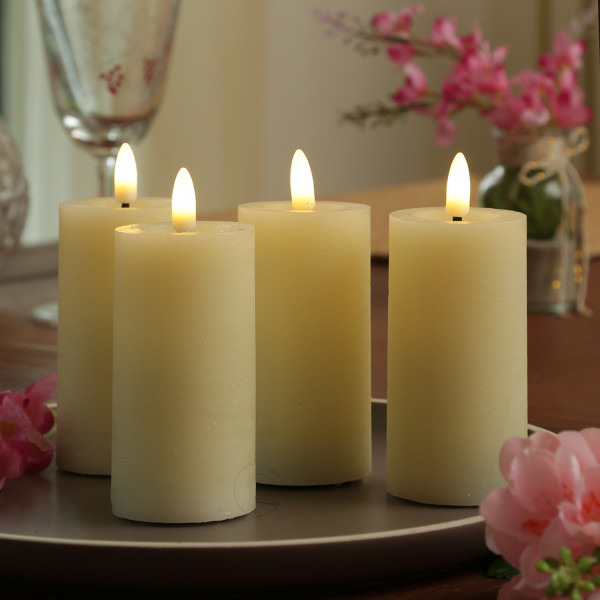 LED Kerze LINA - Rustik-Optik - Echtwachs - 3D Flamme - H: 12,5cm - D: 5cm - Timer - creme